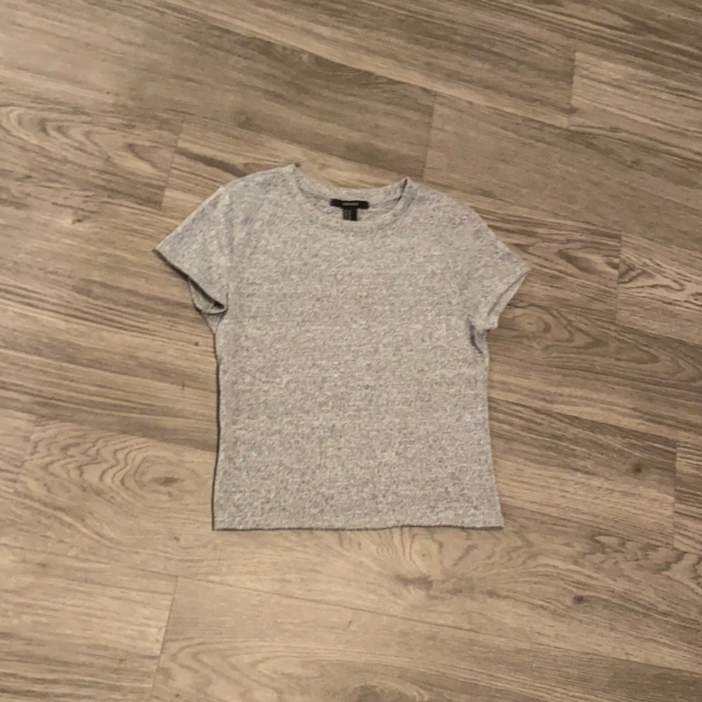 Cute grey Forever 21 crop top!